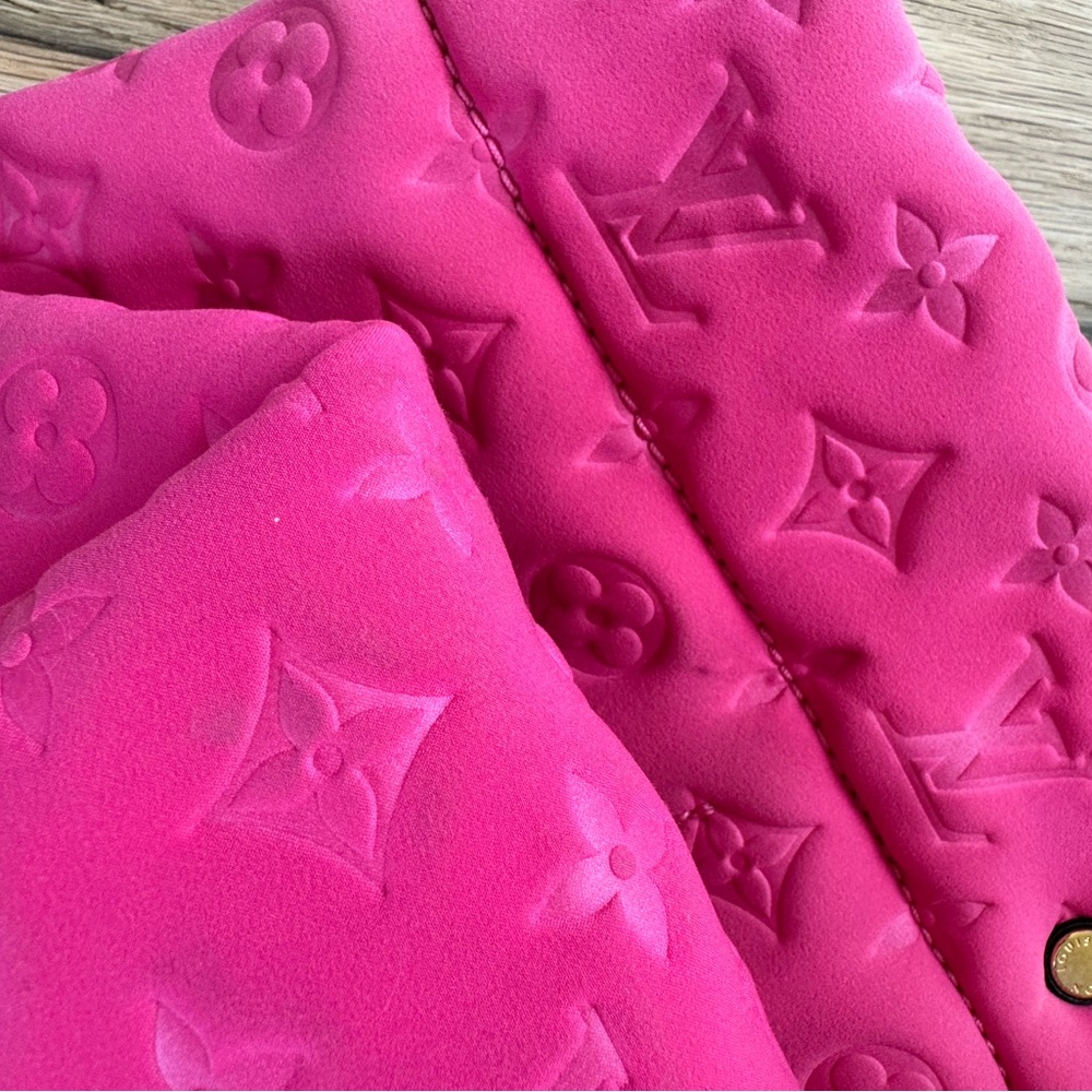 Louis Vuitton Neon Pink Tote - Picture 15 of 15
